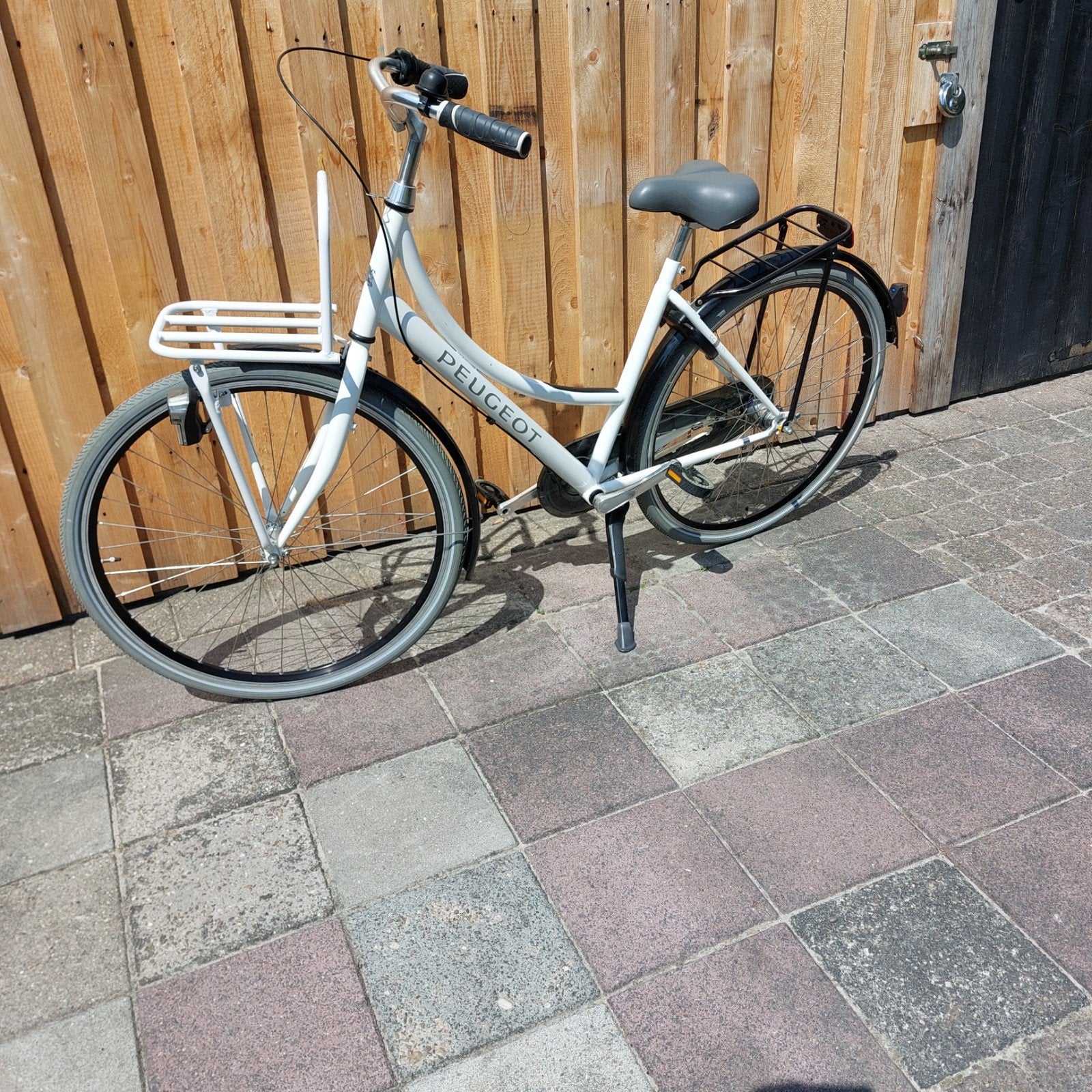 Meisjes transportfiets, Fietsen en Brommers, Terugtraprem, Versnellingen, Zo goed als nieuw, Peugeot