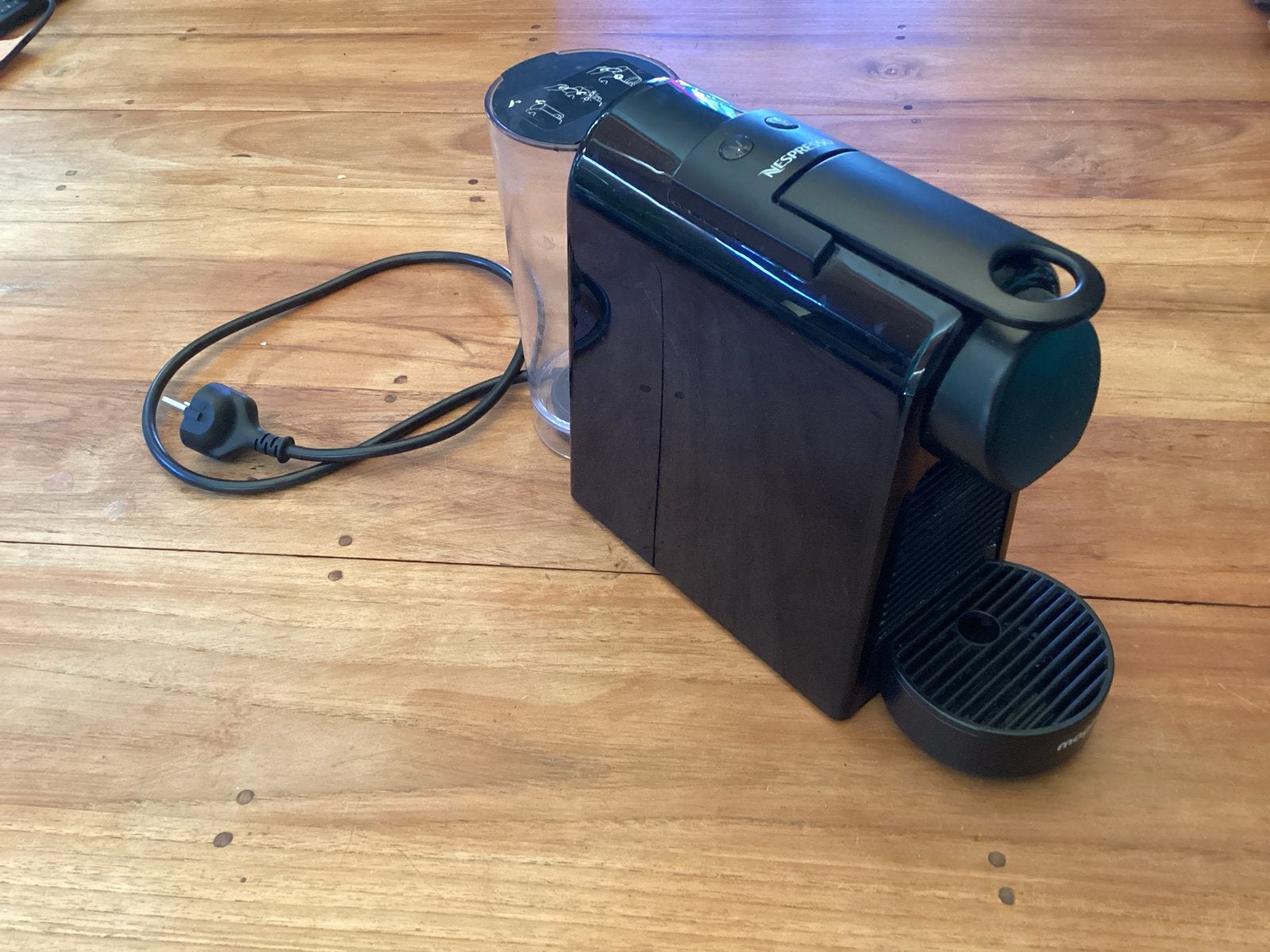 Nespresso Essenza Mini in prima staat, Ophalen, Espresso apparaat, Zo goed als nieuw, 1 kopje