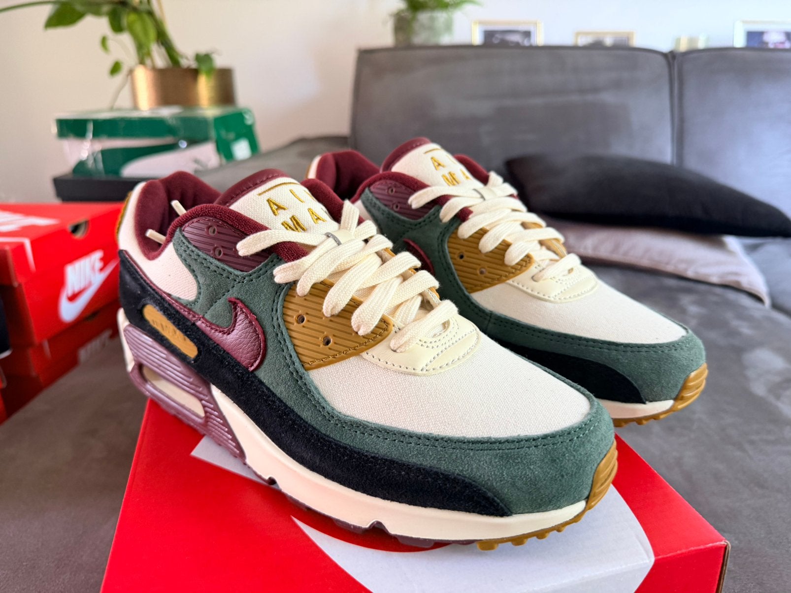 Nike air max 90 Premium coconut milk vintage green 42,5, Kleding | Heren, Schoenen, Overige kleuren, Nieuw, Ophalen of Verzenden
