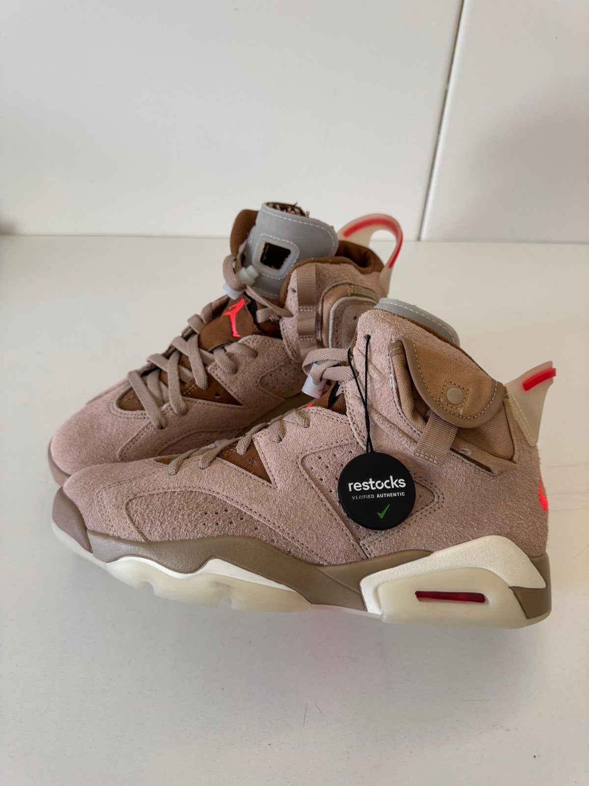 Air Jordan 6 Travis Scott British Khaki – maat 42,5, Ophalen of Verzenden, Zo goed als nieuw, Overige kleuren