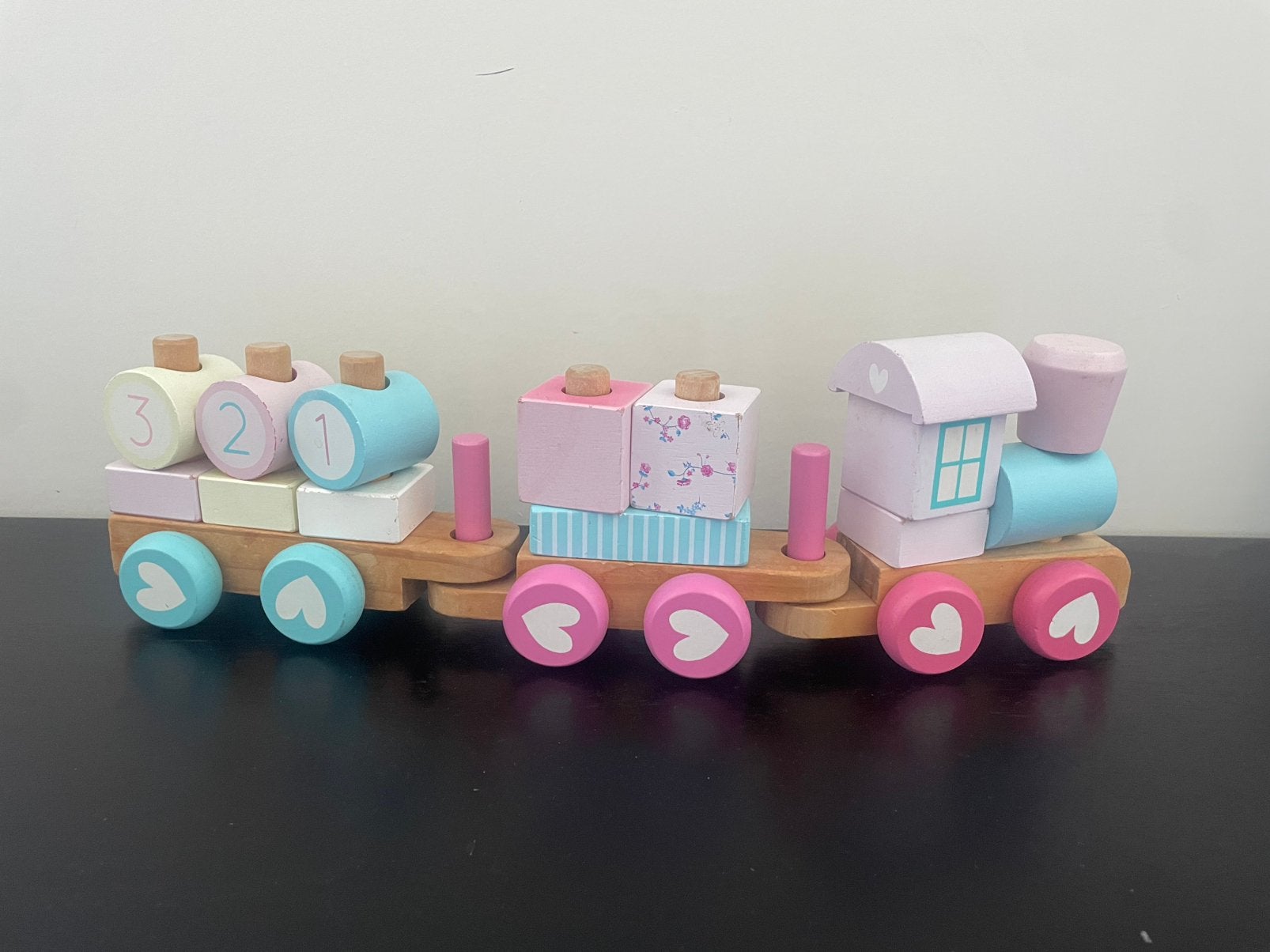 Little dutch treintje, Kinderen en Baby's, Speelgoed | Houten speelgoed, Ophalen of Verzenden, Zo goed als nieuw, Meubelstuk of Keukentje