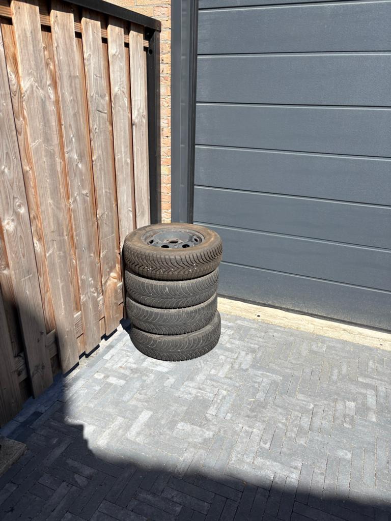 Winter banden vw polo, Auto diversen, Wieldoppen, Ophalen