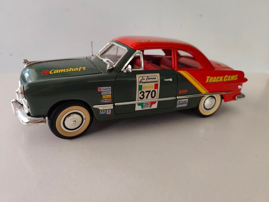 Solido Ford 2 Door 1949 Panamericana 1:18 vitrine model, Ophalen of Verzenden