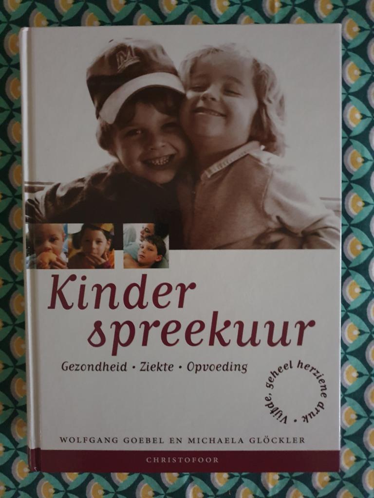 Kinderspreekuur - W. Gebeld en M. Glöckler, Boeken, Ophalen of Verzenden