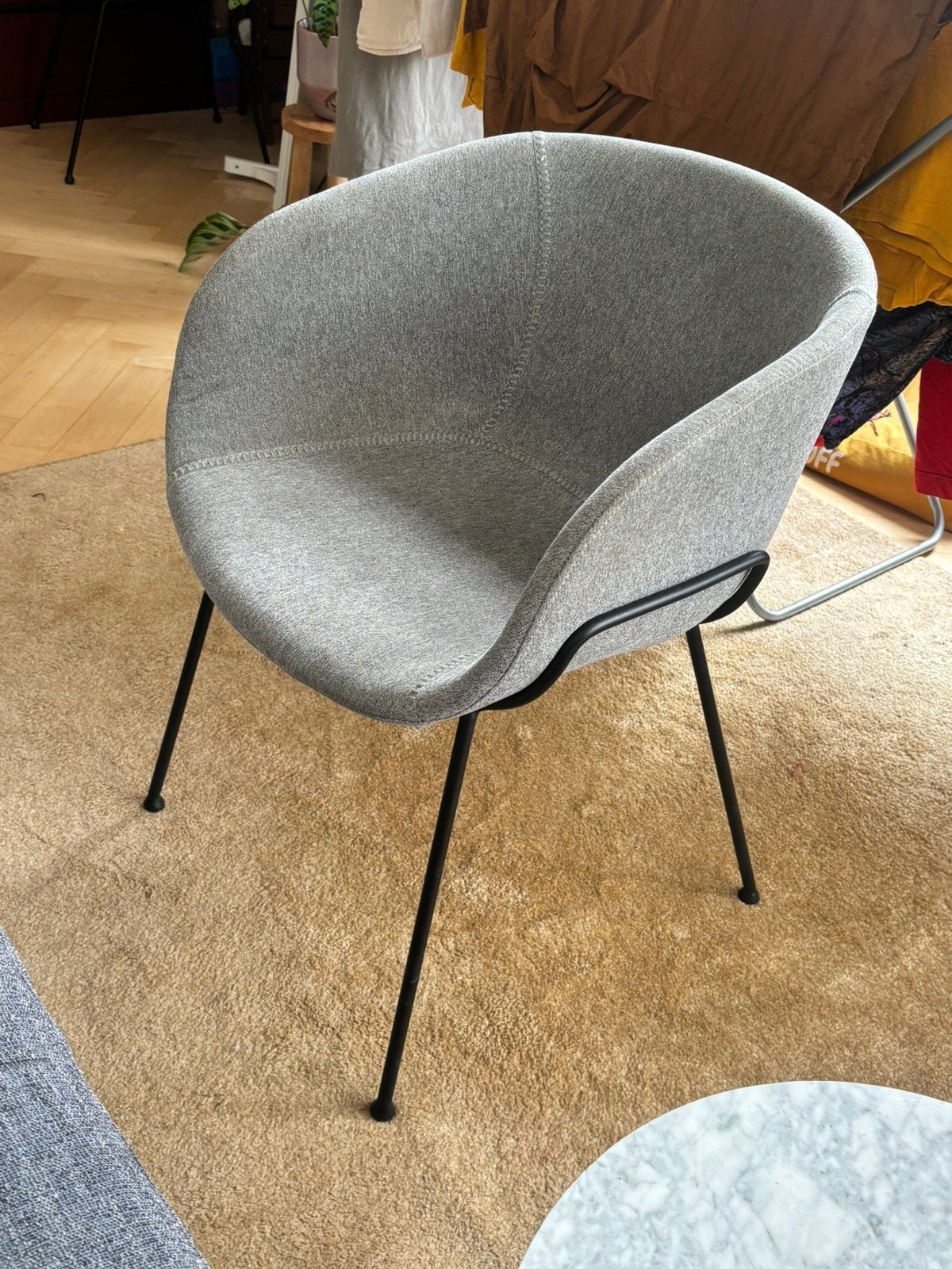 2x Zuiver Feston eetkamerstoel / armchair, Ophalen, Kunststof, Twee, Zo goed als nieuw
