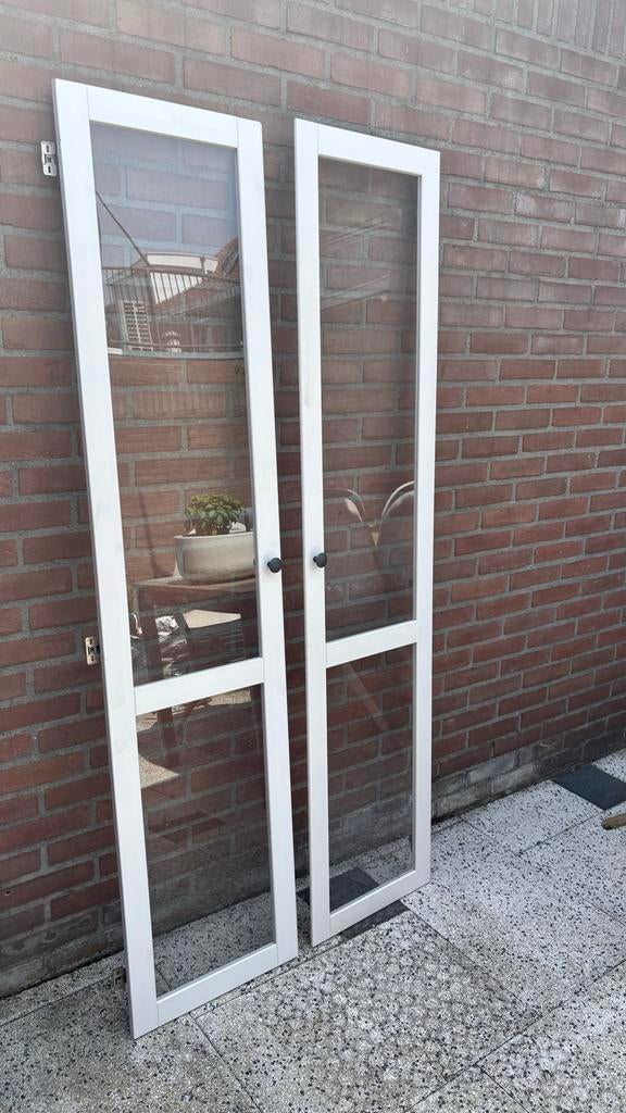 Gratis: Glazen deuren voor Hemnes boekenkast / vitrinekast, Huis en Inrichting, Kasten | Vitrinekasten, Ophalen, Gebruikt, 50 tot 100 cm
