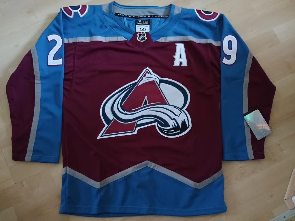 Colorado Avalanche Jersey MacKinnon maat: L, Sport en Fitness, IJshockey, Verzenden, Nieuw, Kleding