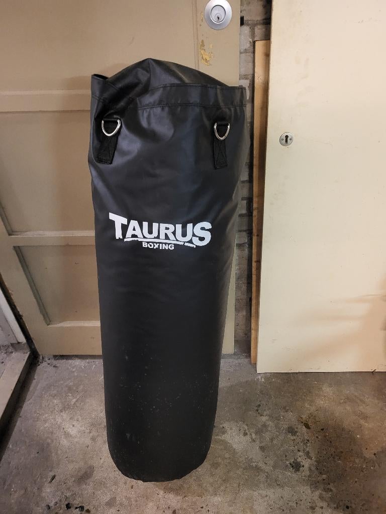 Bokszak Taurus - incl. ketting voor ophangen, Ophalen, Gebruikt, Bokszak