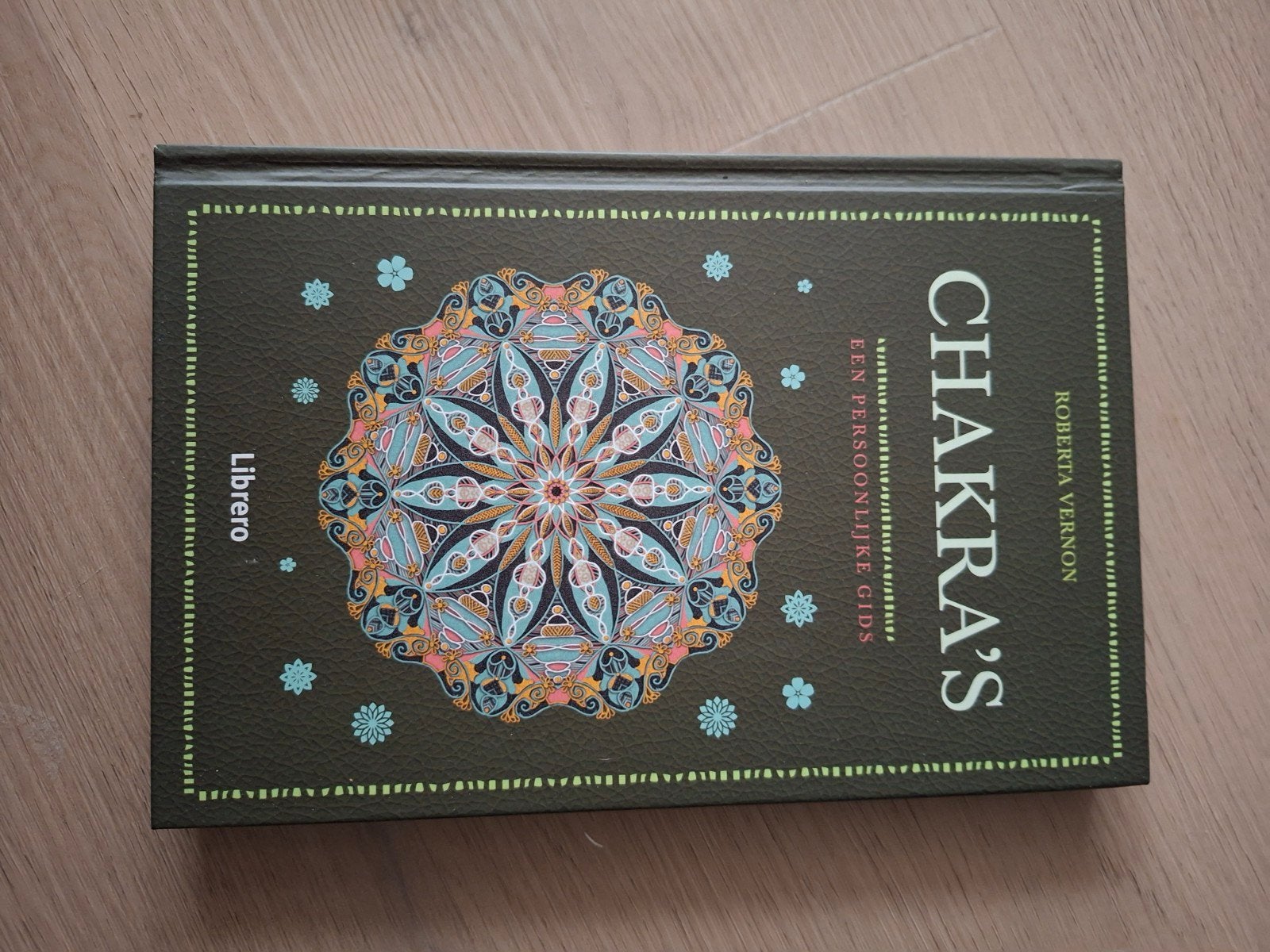 Chakra's: Een Persoonlijke Gids - Roberta Vernon, Ophalen of Verzenden