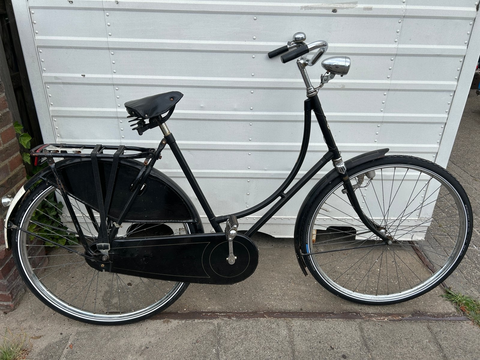 Locomotief damesfiets 28 inch met terugtraprem niriwr banden, 56 cm of meer, Ophalen, Gebruikt, Terugtraprem