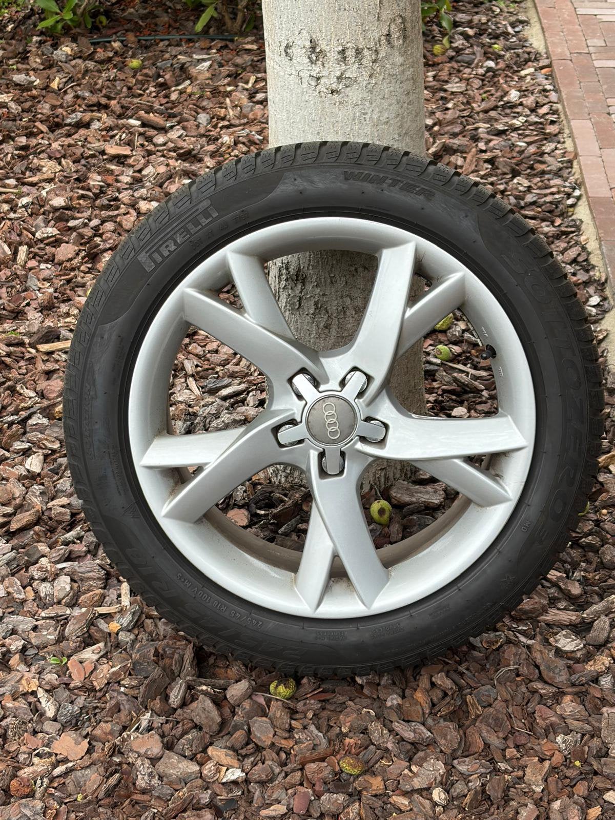 Originele Audi A6 18” velgen&Pirelli winterbanden 245/45 R18, Auto-onderdelen, Ophalen, 18 inch, Banden en Velgen, Winterbanden