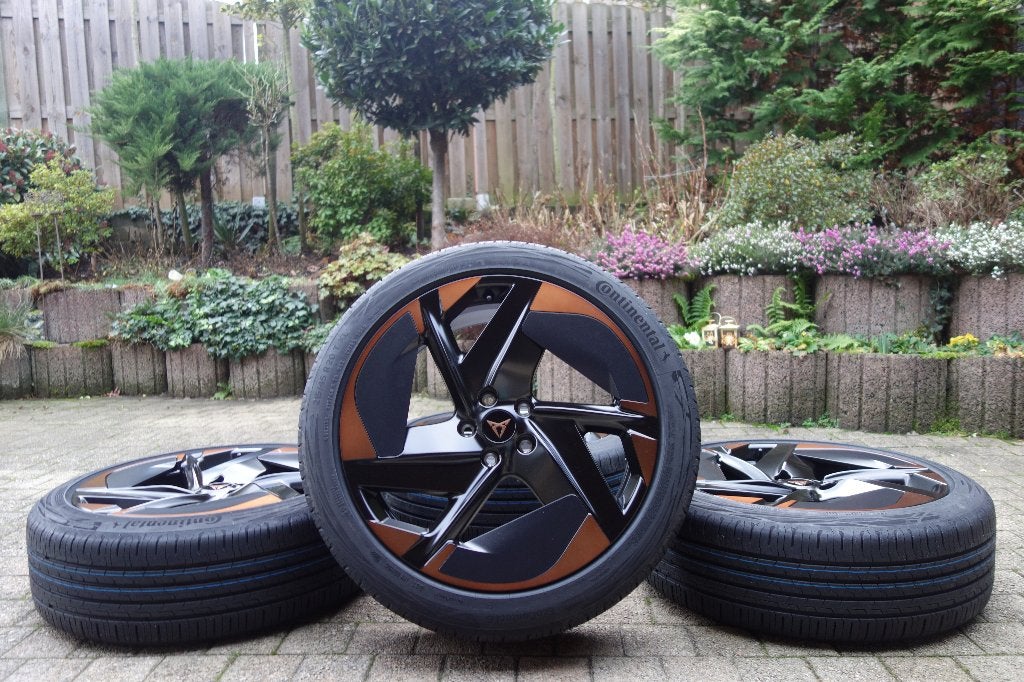 Cupra Born - Nieuwe 20 inch Blizzak velgen en banden, Auto-onderdelen, Banden en Velgen, Ophalen, 215 mm, Banden en Velgen, Nieuw