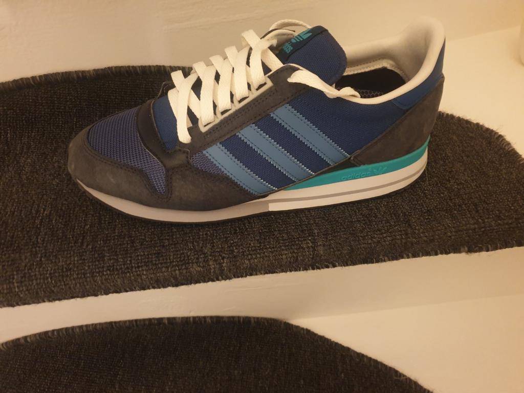 Nieuwe Adidas sportschoenen maat 45, Blauw, Nieuw, Ophalen of Verzenden, Sneakers of Gympen