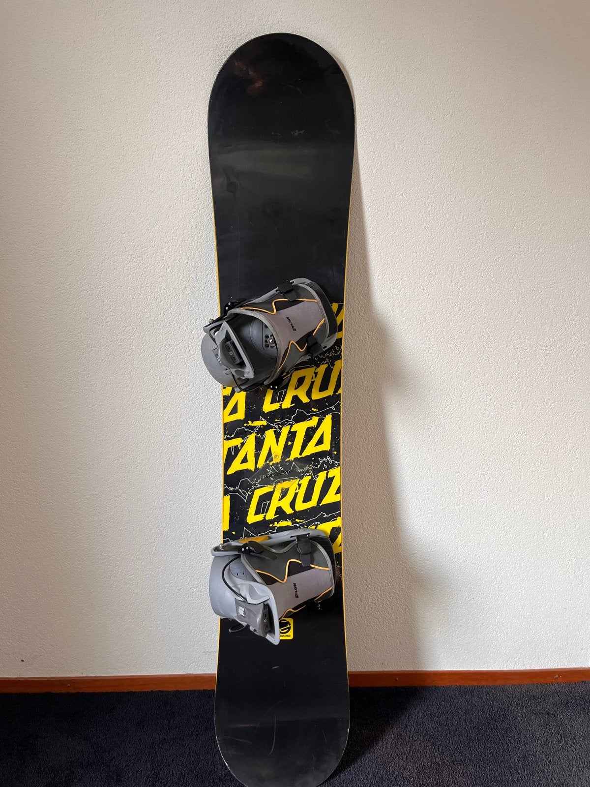 Santa Cruz Snowboard 154cm met Flow Bindingen, Overige merken, 140 tot 160 cm, Gebruikt, Overige typen