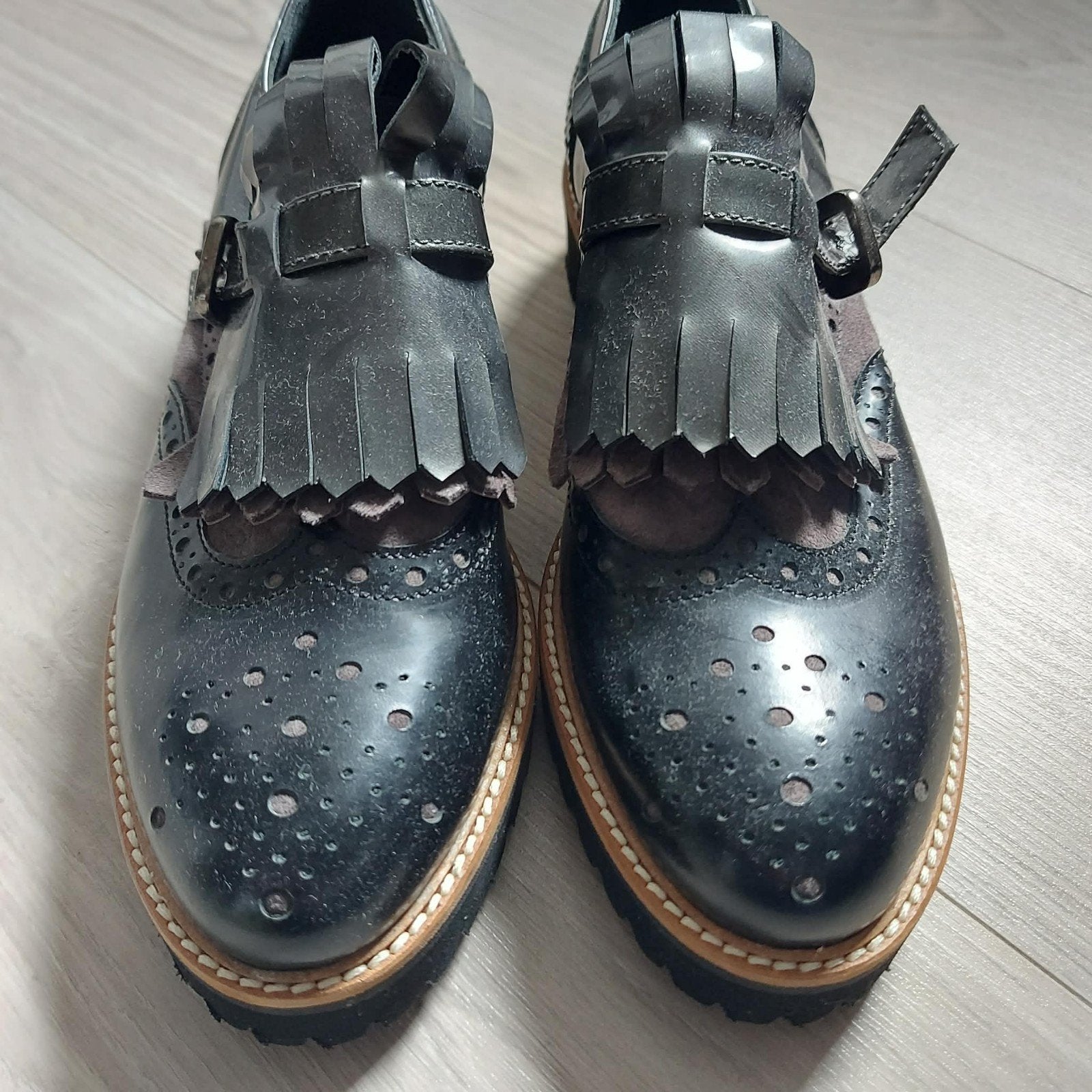 Enzo Di Ma. Brogues met gesp en franjes - Maat 36, Kleding | Dames, Ophalen of Verzenden, Zo goed als nieuw, Zwart