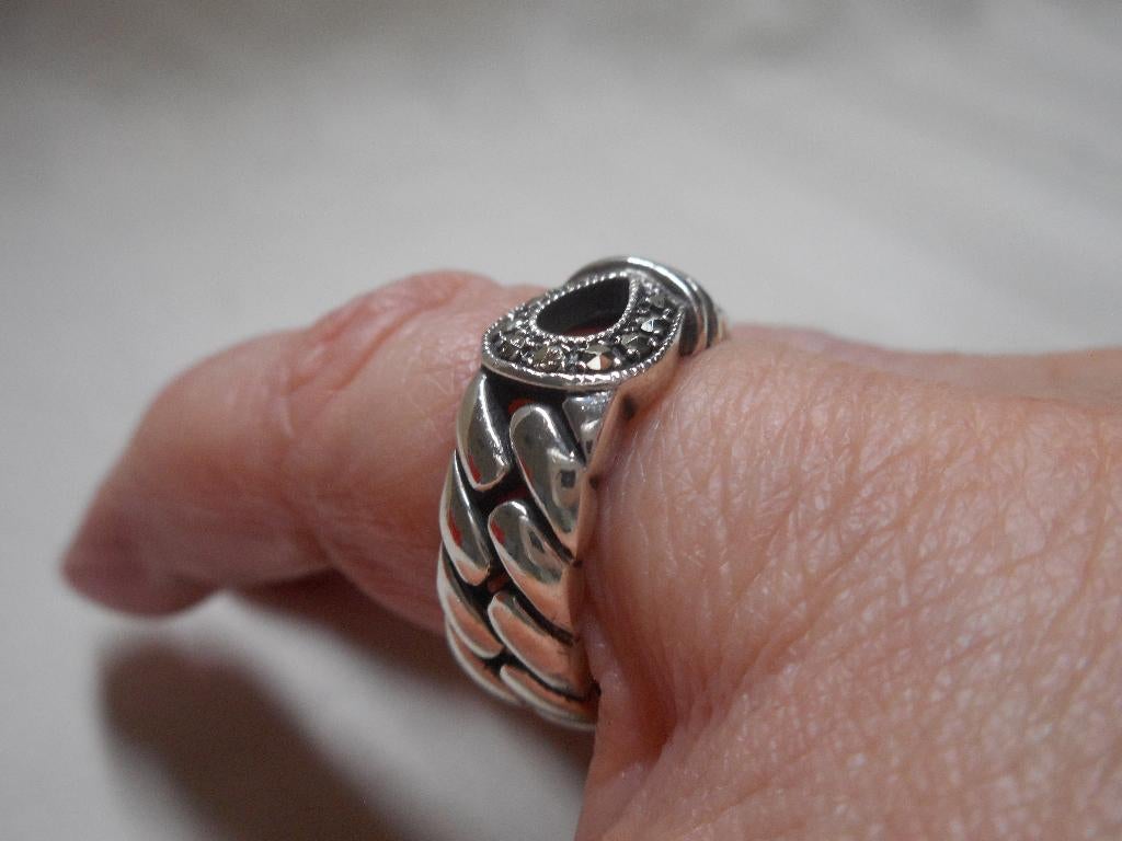 Zilveren ring met markasiet steentjes maat 18 nr.983, Sieraden, Tassen en Uiterlijk, Ringen, 18 tot 19, Verzenden, Zo goed als nieuw