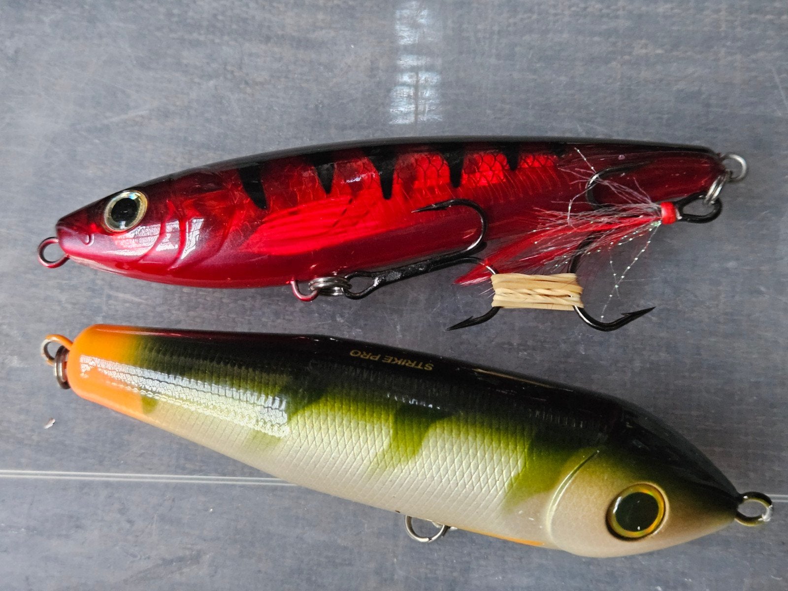 2x groot kunstaas strike pro en rapala, Watersport en Boten, Ophalen of Verzenden, Zo goed als nieuw, Overige typen