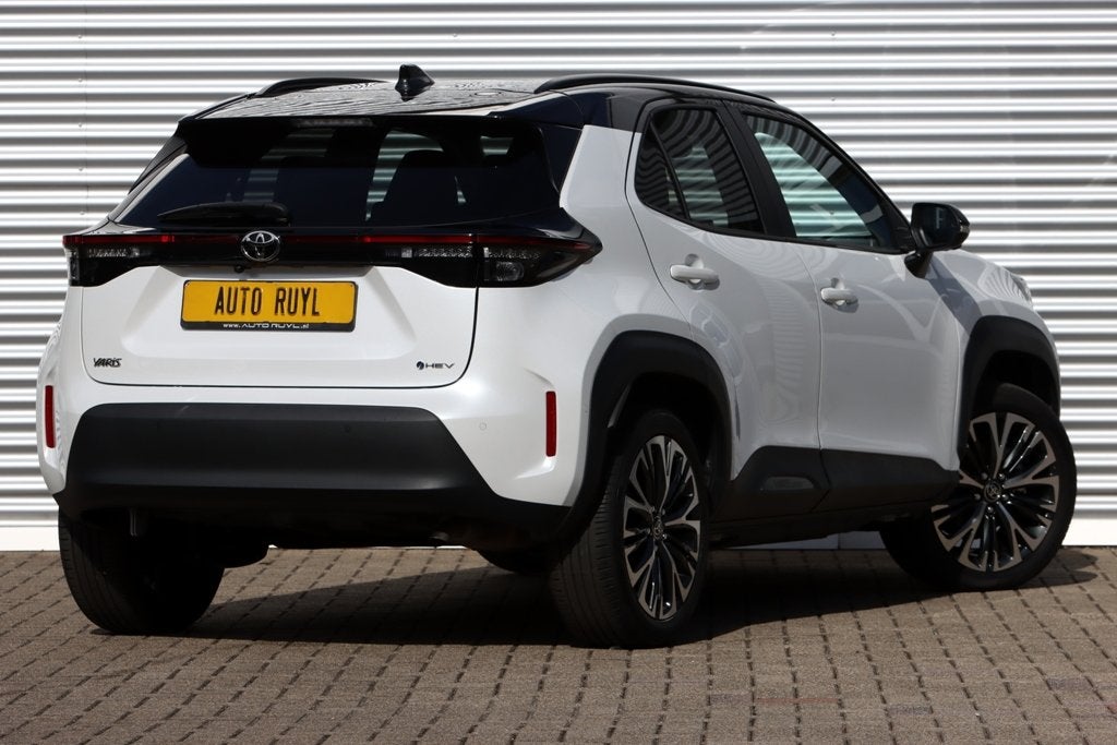 Toyota Yaris Cross 1.5 Hybrid 130 Executive 360Gr / Bi-Tone, Auto's, Dealer onderhouden, 1195 kg, Gebruikt, Zwart