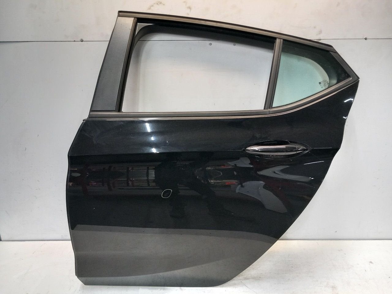 Portier links achter Opel Astra, Onderdelen@venauto.nl, Van der Ven Autorecycling B.V., Gebruikt, Ettenseweg 76, 4706 PB Roosendaal, The Netherlands