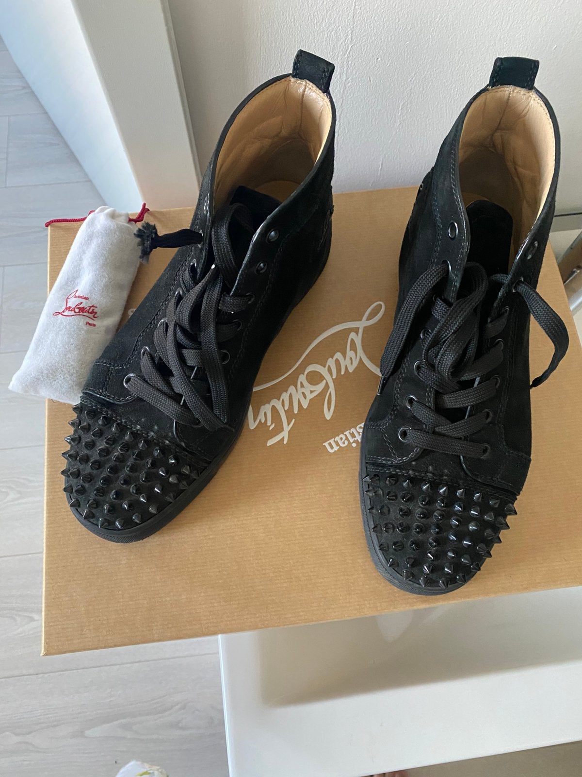 Christian Louboutin Louis Orlato Spikes Sneakers Zwart 39, Ophalen of Verzenden, Gedragen, Zwart, Sneakers of Gympen