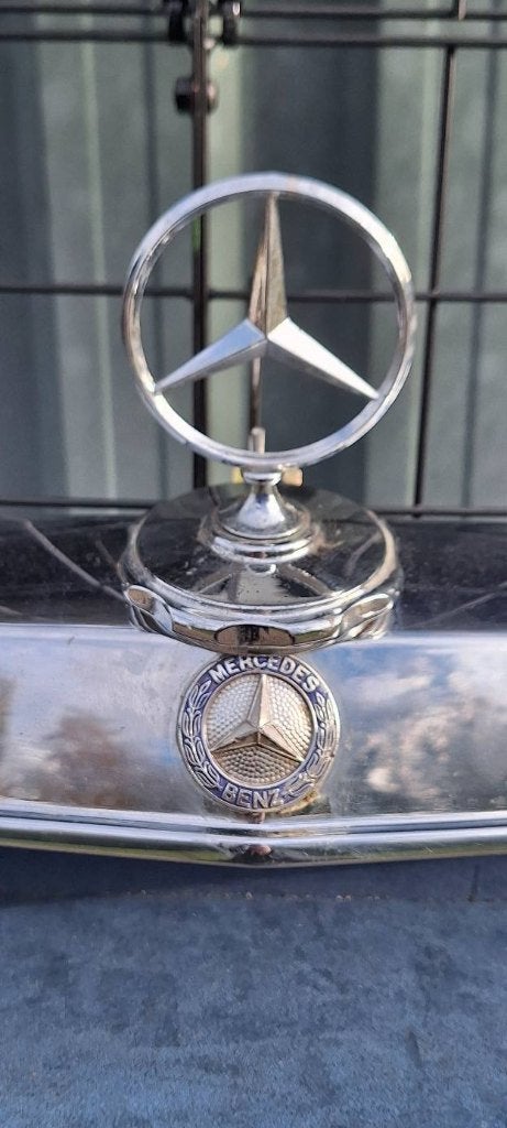 Showkast, display kast van een klassieke Mercedes grill😎, Verzamelen, Ophalen of Verzenden, Gebruikt, Auto's