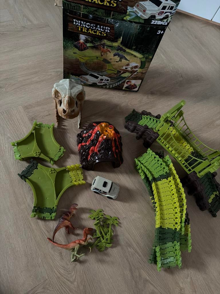 Dinosaur Tracks Racebaan met Jeep, Dino's en Vulkaan, Overige merken, Zelf te bouwen, Ophalen of Verzenden, Elektrisch