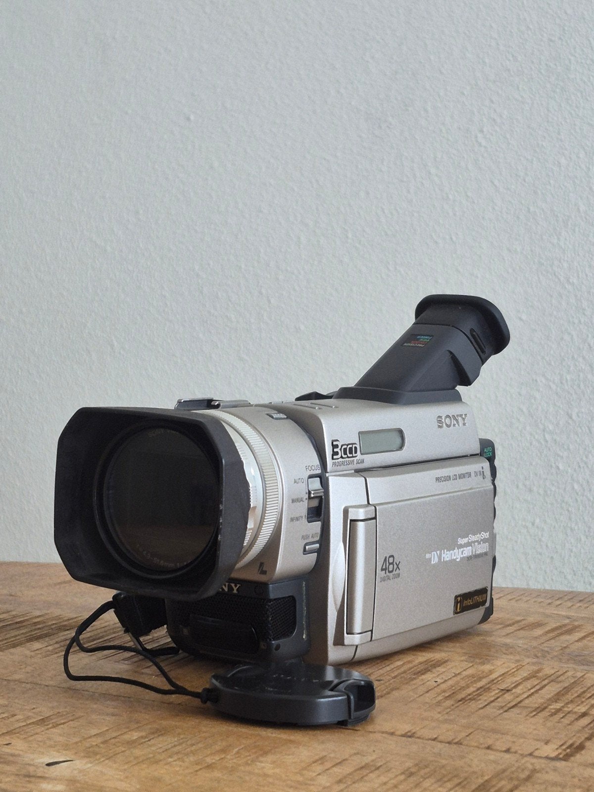 Sony TRV900, Ophalen of Verzenden, Mini dv, Sony, 20x of meer