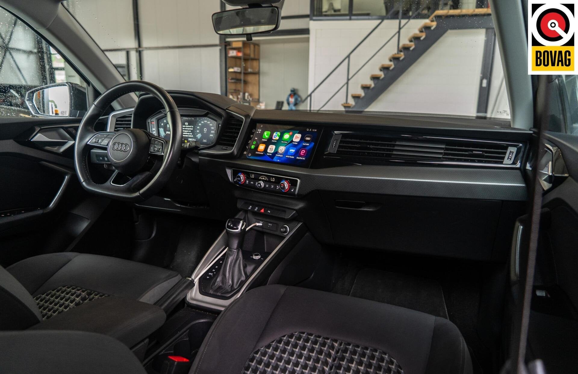 Audi A1 Sportback 30 TFSI 110PK | Carplay | Stoelverwarming, Auto's, Audi, Stof, Met garantie (alle), Zwart, Bedrijf