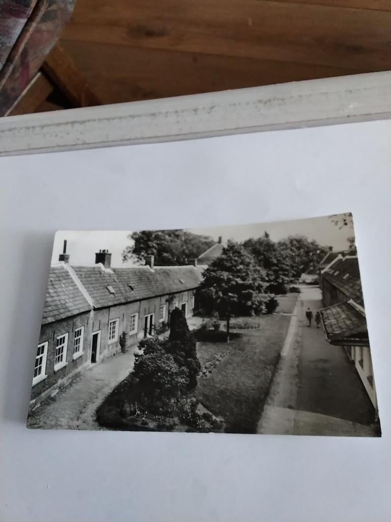 WOUDRICHEM. SLOT LOEVESTEIN. VOORHOF, Verzamelen, Ansichtkaarten | Nederland, Ophalen of Verzenden, Voor 1920, Zeeland