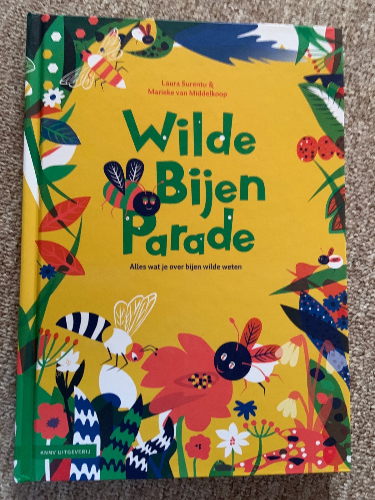 Marieke van Middelkoop - Wilde Bijen Parade, Ophalen, Marieke van Middelkoop; Laura Surentu, Non-fictie, Nieuw