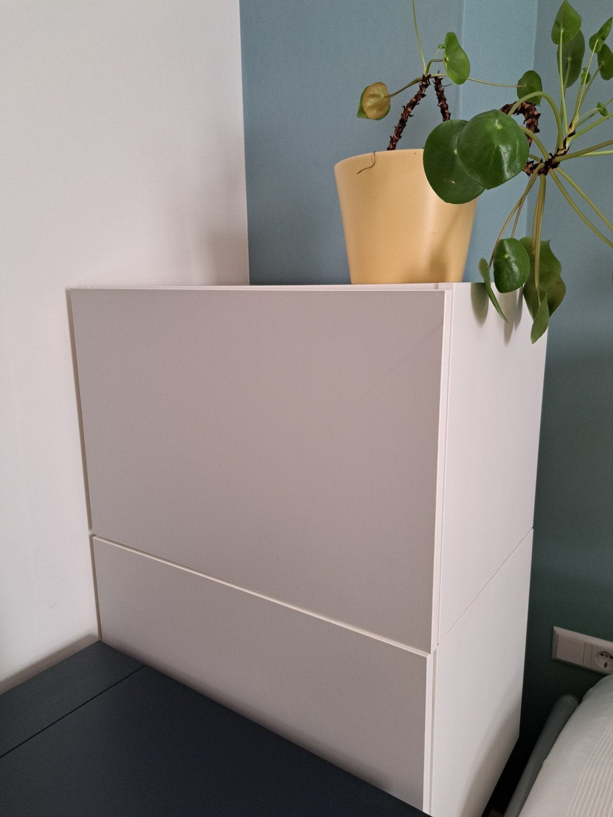 Hangkastjes Ikea multifunctioneel. Wit met grijze deurtjes., Ophalen, Zo goed als nieuw
