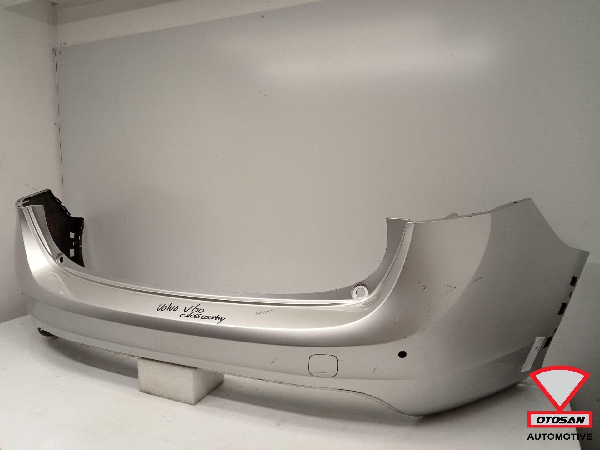 Volvo V60 Cross Country Achterbumper Bumper 4xPDC Origineel!, Gebruikt, Gunnar Engellaus vag 8
405 31  Gothenburg, SE, Info@volvocars.com