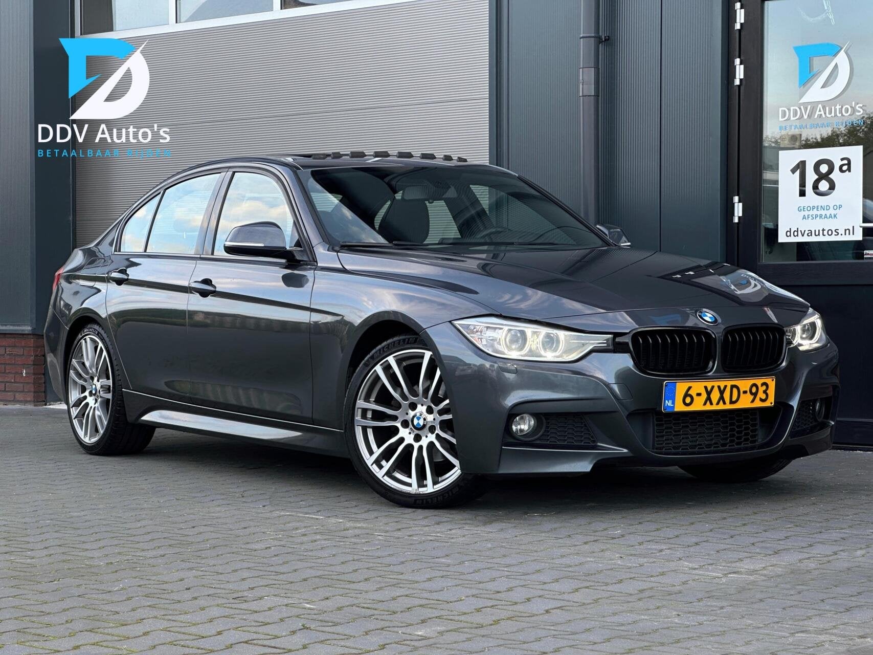 BMW 3-serie 320i/184pk M Sport Edition|NAP|Dealer|Trekh|Pano, Auto's, Dealer onderhouden, Gebruikt, Euro 6, 4 cilinders