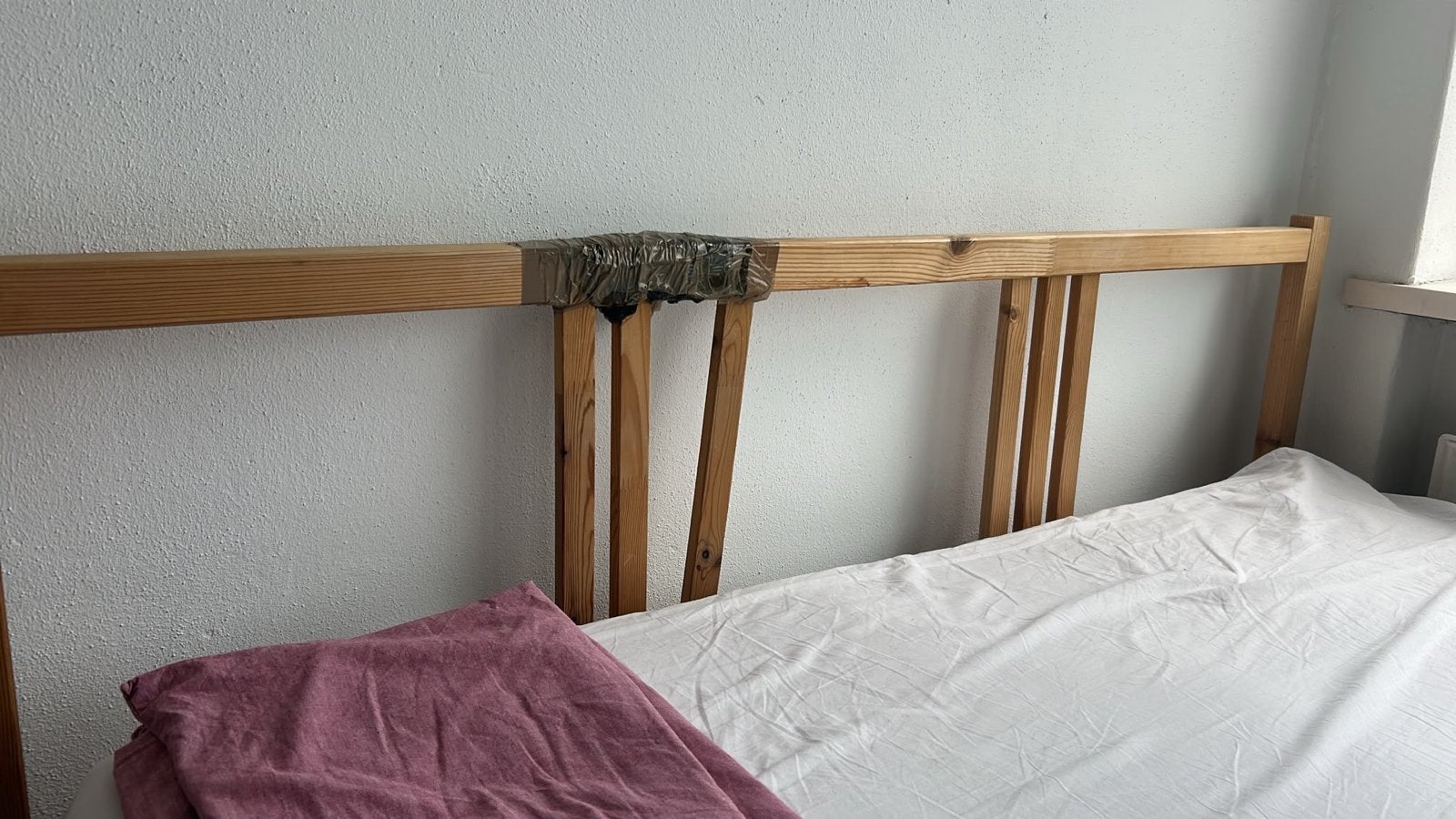 Twijfelaar bed - Houten frame, Ophalen, Gebruikt, Overige kleuren, 140 cm