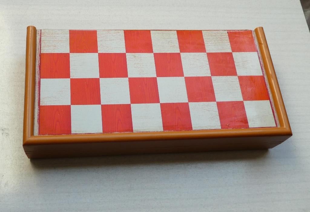 Backgammon, schaakbord kist magnetisch., Hobby en Vrije tijd, Gezelschapsspellen | Bordspellen, Zo goed als nieuw, Een of twee spelers