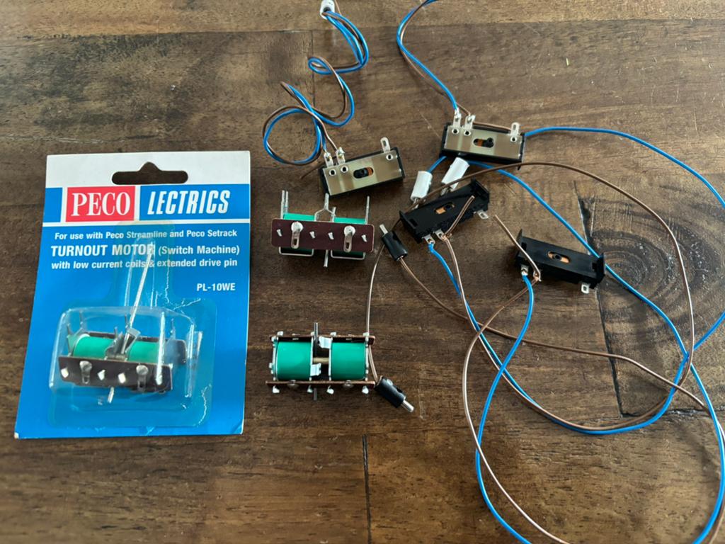 Peco Lectrics Wisselmotoren PL-10WE en schakelaars, Overige merken, Gelijkstroom, Overige typen, Ophalen of Verzenden