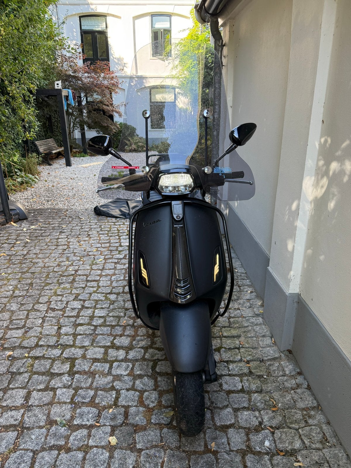 Vespa Sprint Notte Mat Zwart - Zo goed als nieuw, Fietsen en Brommers, Scooters | Vespa, Ophalen, Maximaal 45 km/u, Vespa S, Zo goed als nieuw