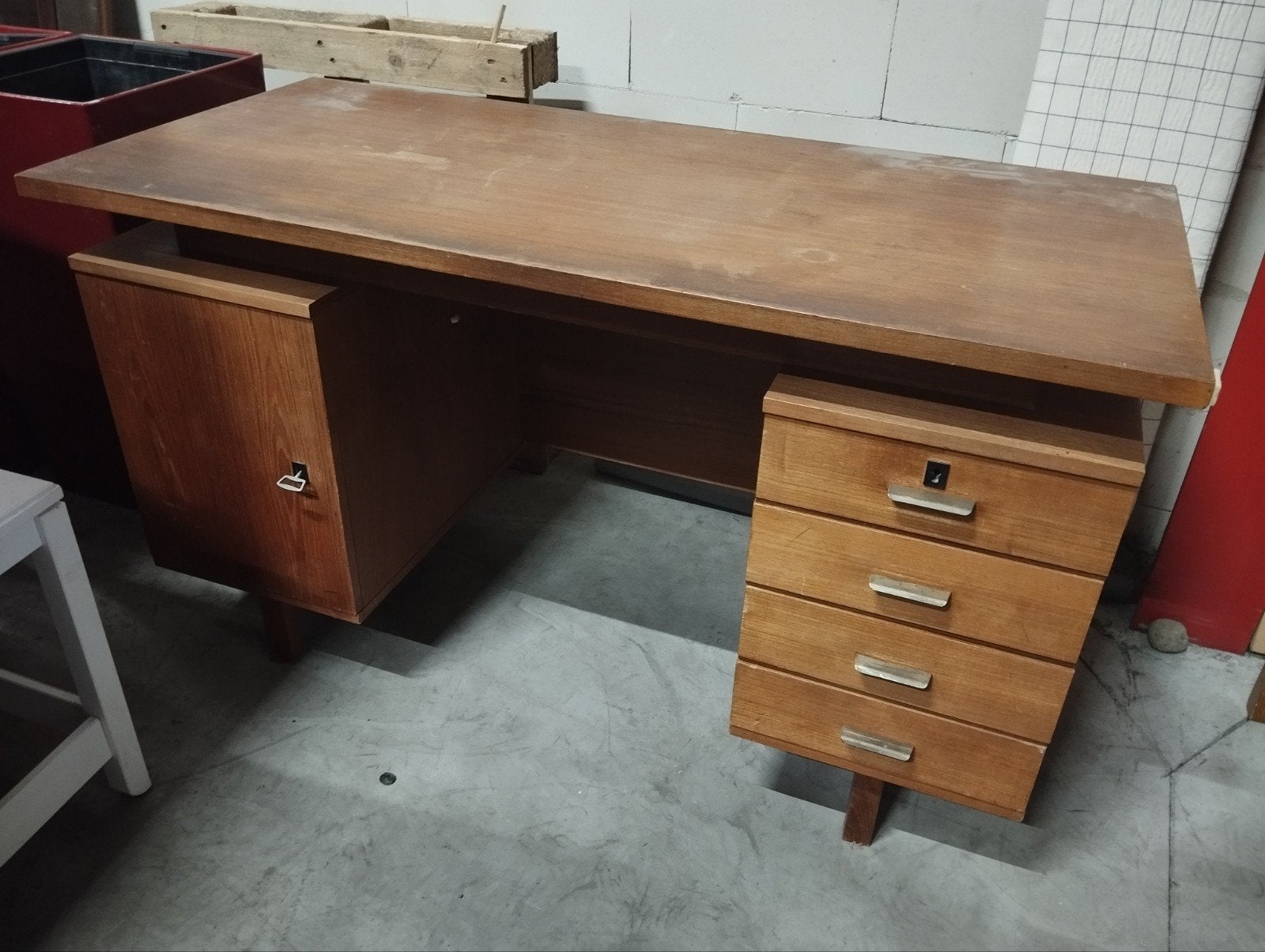 Vintage Mid-Century Modern Bureau Jaren '50/'60 Massief Hout, Gebruikt, Hout, 128 cm, Ophalen of Verzenden