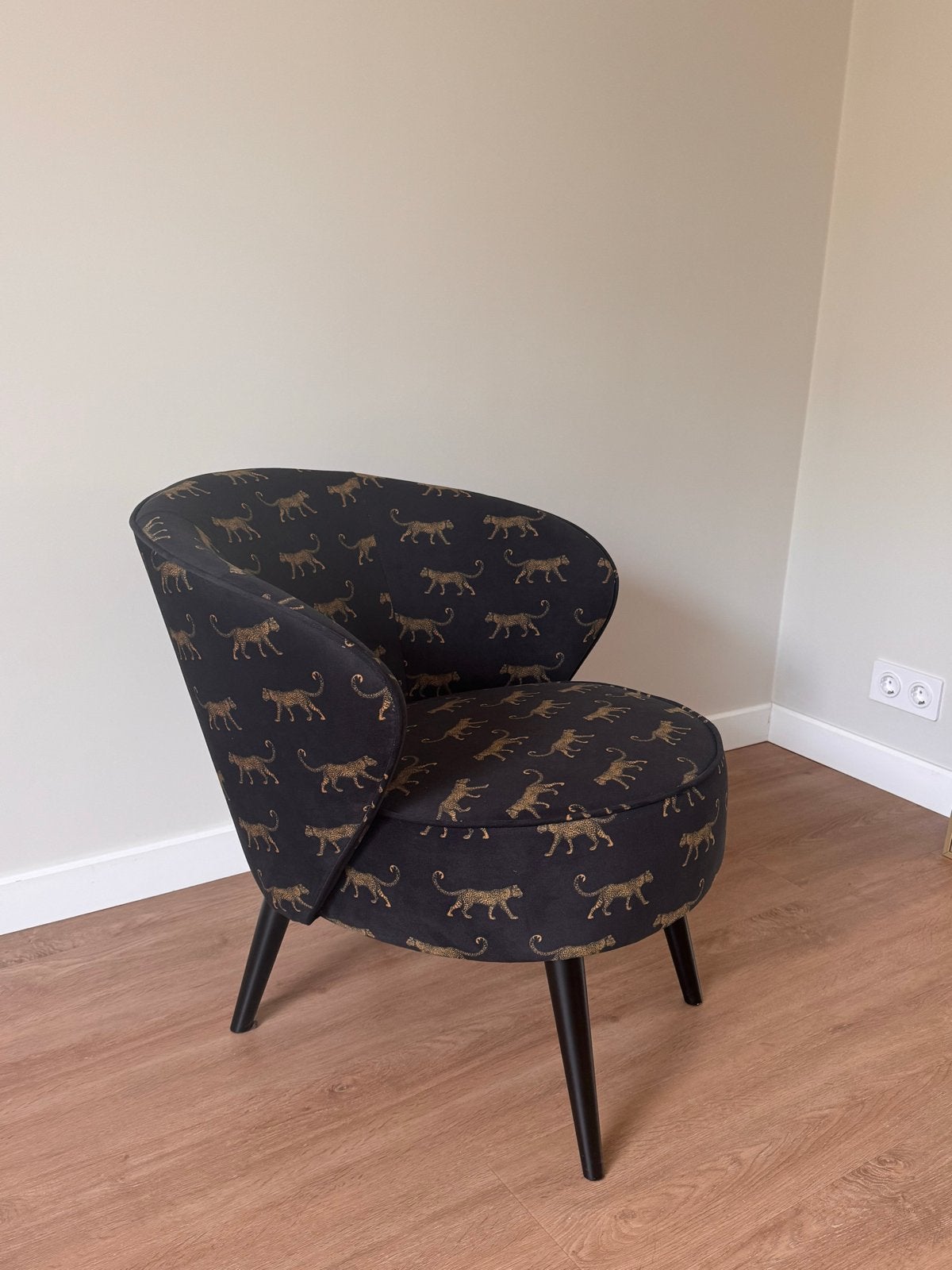 WOOOD Fauteuil panterprint, Ophalen, Zwart, Zo goed als nieuw, Eén