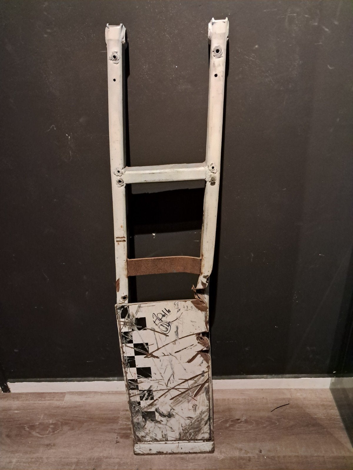 Robot Wars Apollo Flipper Arm Signed by Alan Young., Ophalen, Gebruikt, Tv, Gebruiksvoorwerp
