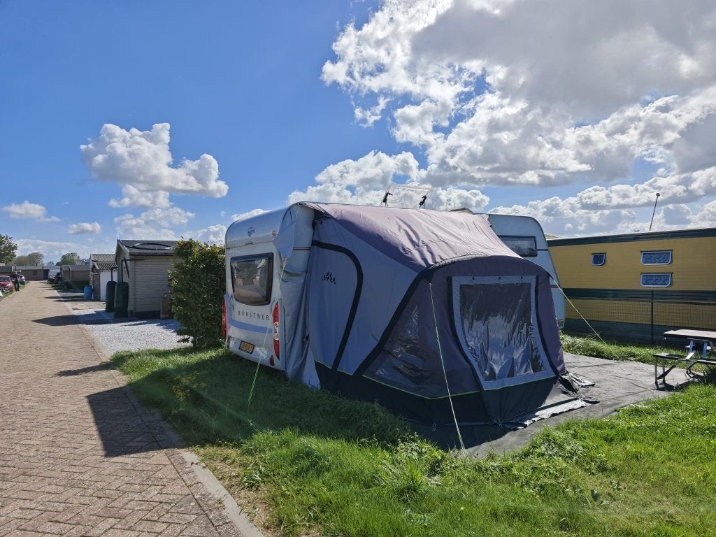 burstner TK 510 Premio Plus 7 personen hefbed/stapelbed 2022, Caravans en Kamperen, Rondzit, Hefbed, Particulier, Bürstner