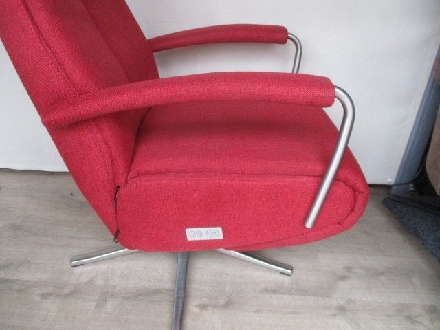 NIEUWSTAAT Prominent C100 stof rood elektr. extra large, Ophalen of Verzenden, Zo goed als nieuw, Hout, 50 tot 75 cm