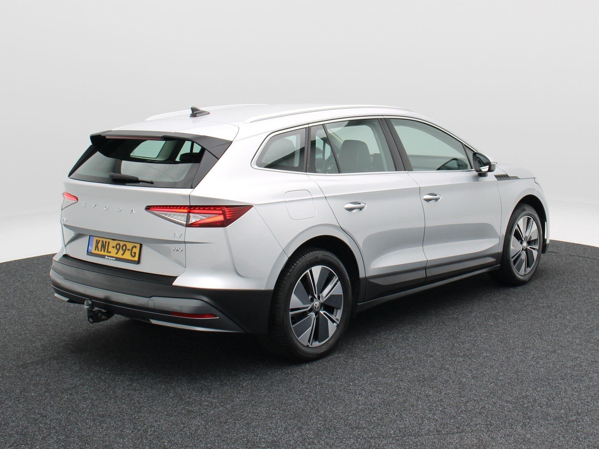Skoda Enyaq iV 80 Business Edition Plus 204 Pk | Trekhaak |, Automaat, Achterwielaandrijving, 495 min, Leder en Stof