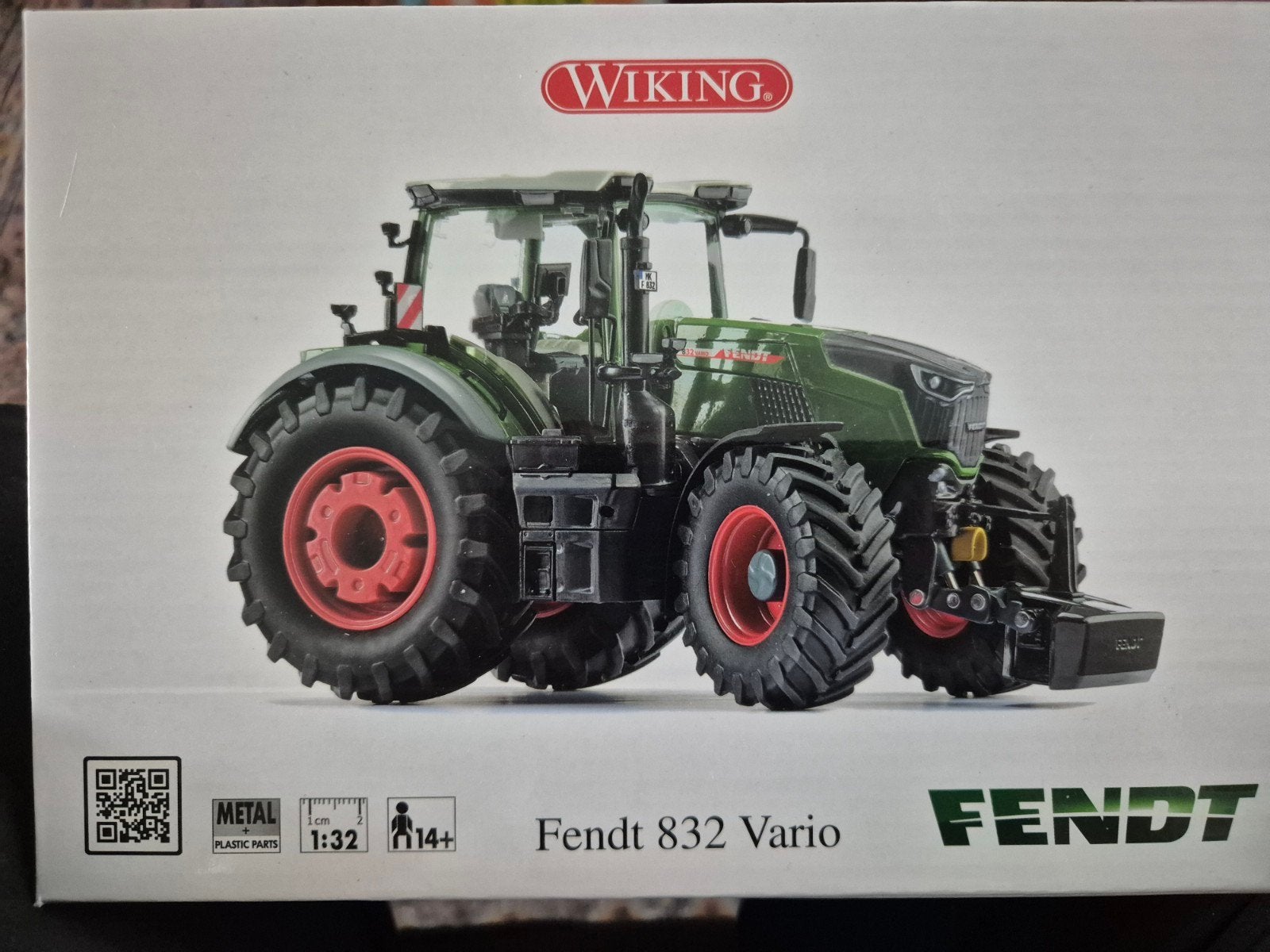 Wiking Fendt 832 Vario Tractor Model 1:32, Hobby en Vrije tijd, Modelauto's | 1:32, Ophalen of Verzenden, Nieuw