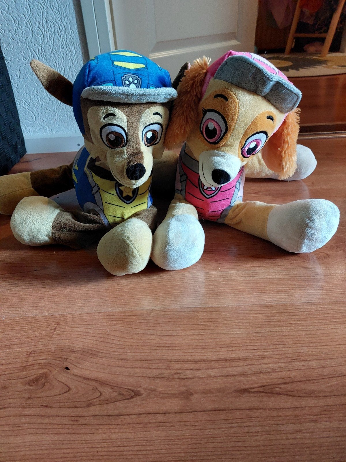 Paw Patrol knuffels: Chase en Skye, Gebruikt, Overige merken, Middelgroot (20 tot 80 cm), Meerkleurig
