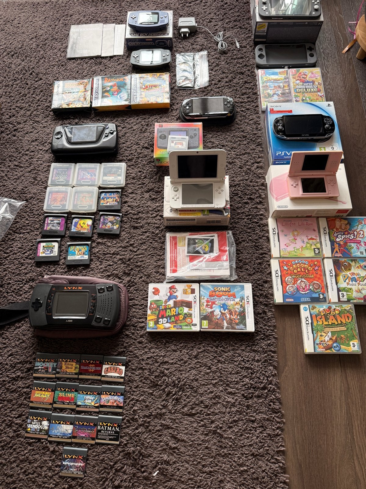 Grote verzameling retro en moderne handheld consoles + games, Ophalen, Gebruikt