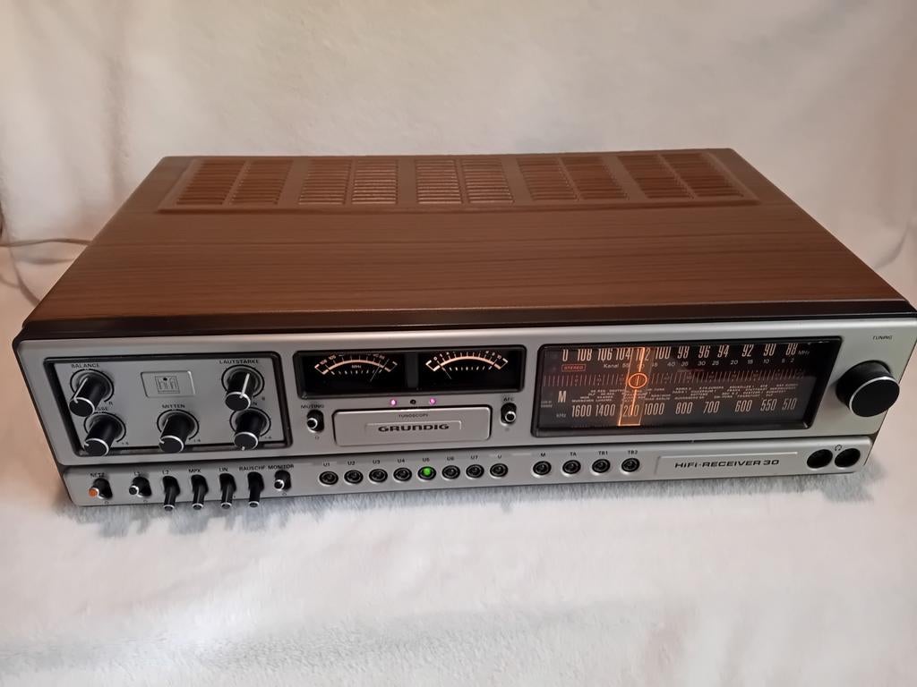 Grundig Hifi-Receiver 30 - Zo goed als nieuw (voor techneut), Overige merken, Ophalen of Verzenden, Zo goed als nieuw, Minder dan 60 watt