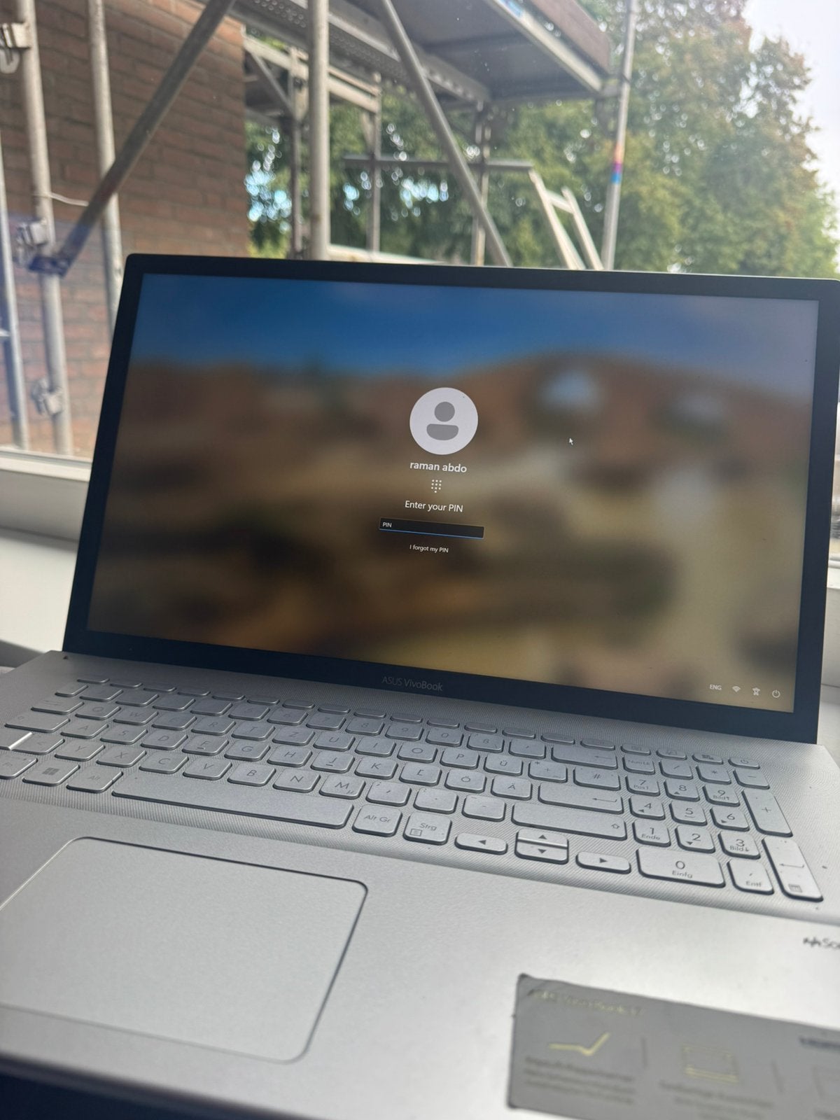 Asus vivobook 17, Ophalen, 2 tot 3 Ghz, Qwerty, Zo goed als nieuw