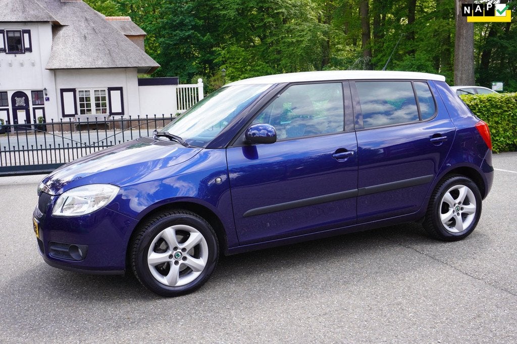 Skoda Fabia 1.4-16V Tour Pro Airco Navi Trekhaak Dealer onde, Voorwielaandrijving, 4 cilinders, Blauw, Origineel Nederlands
