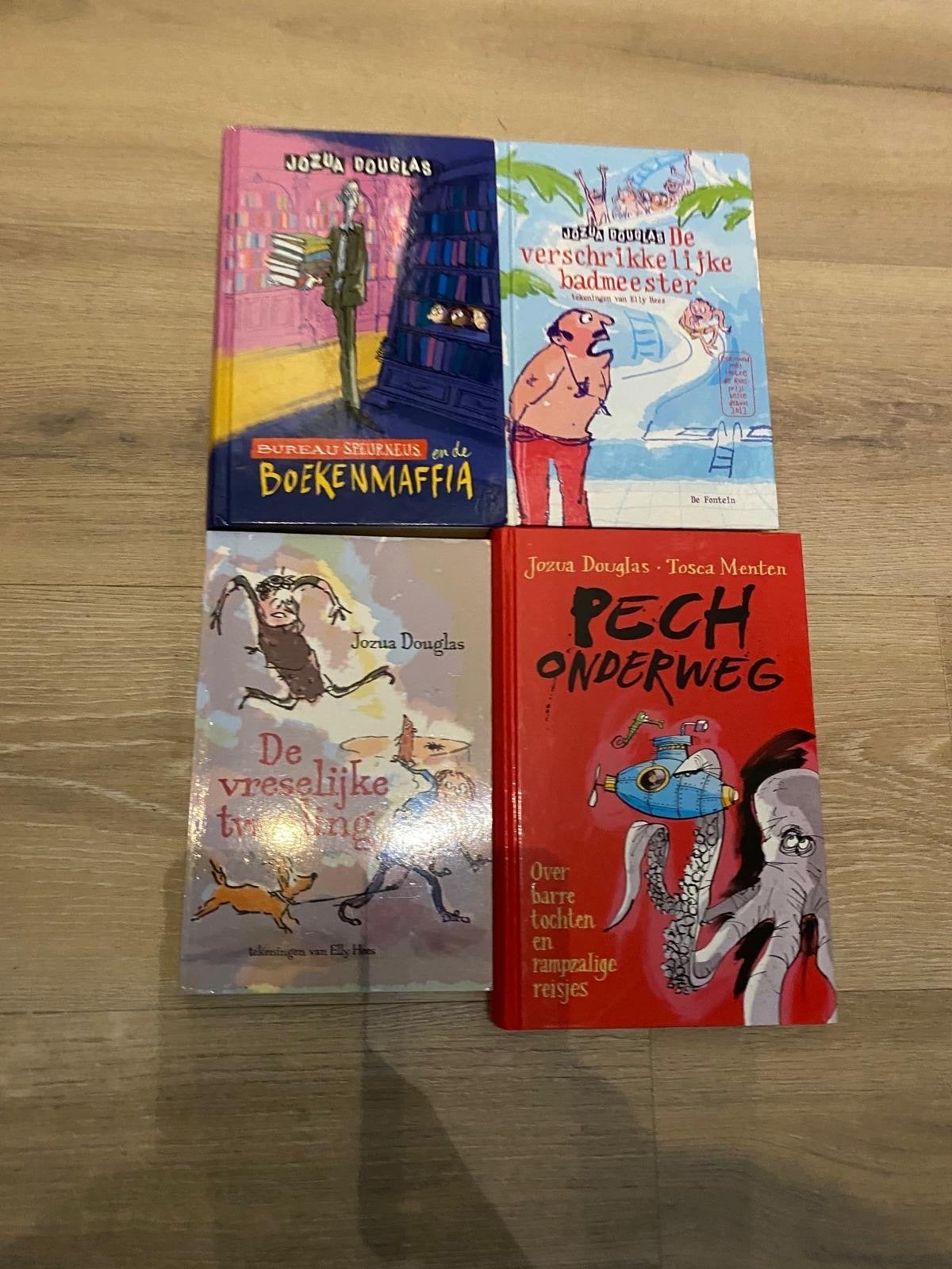 Jozua Douglas Boekenpakket: 4 spannende kinderboeken, Ophalen of Verzenden, Zo goed als nieuw, Fictie algemeen